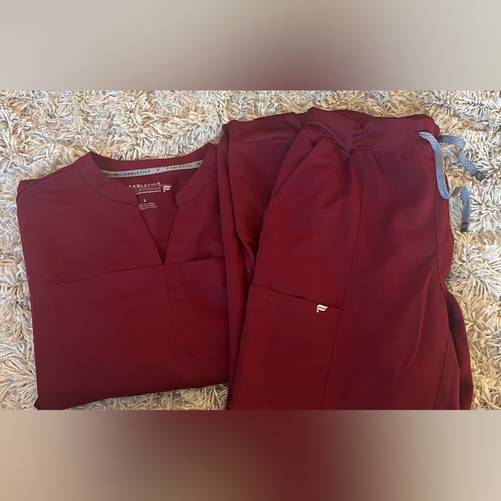 Fabletics scrub set